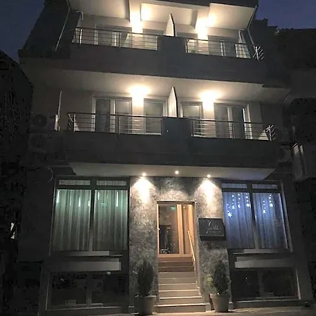 Vanilla Boutique 3*